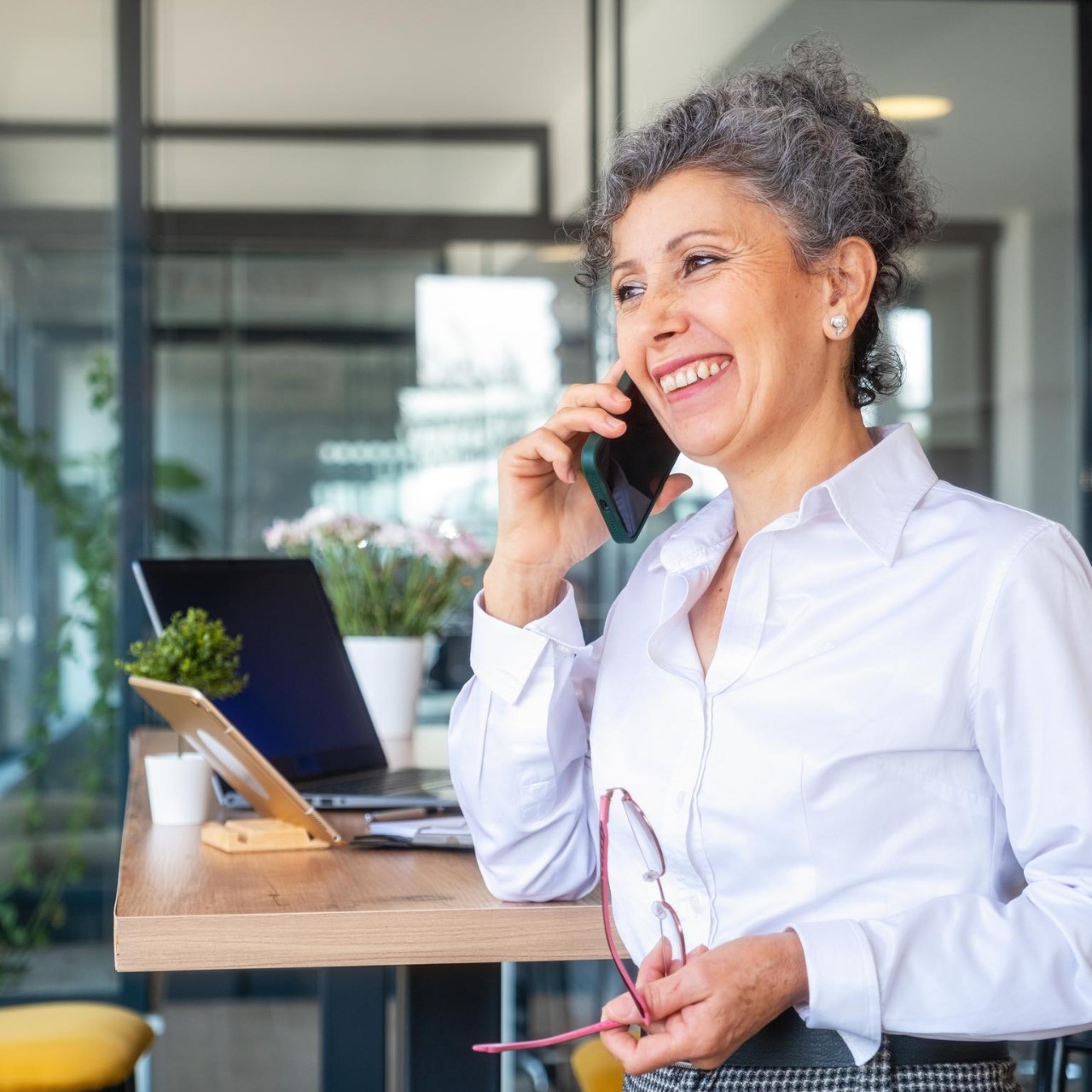 woman-on-cellphone