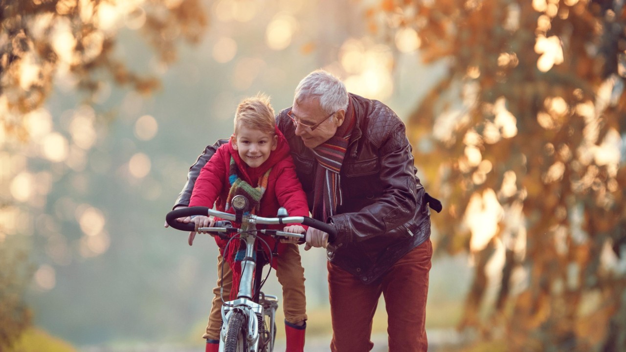 editorial-GettyImages-513104478-riding-bicycle-2880x1620.jpg