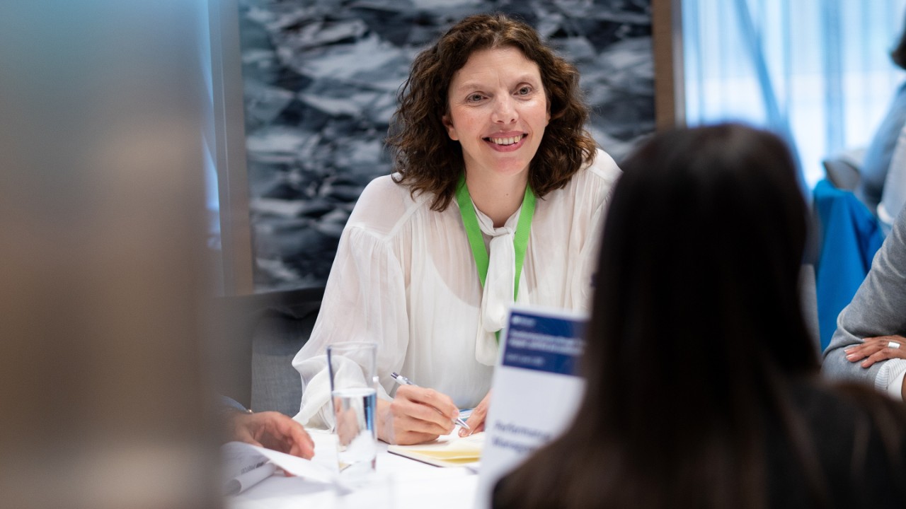 The power of perspectives – Isabelle Hernu-Sfeir in authentic, eye-level conversations with clients