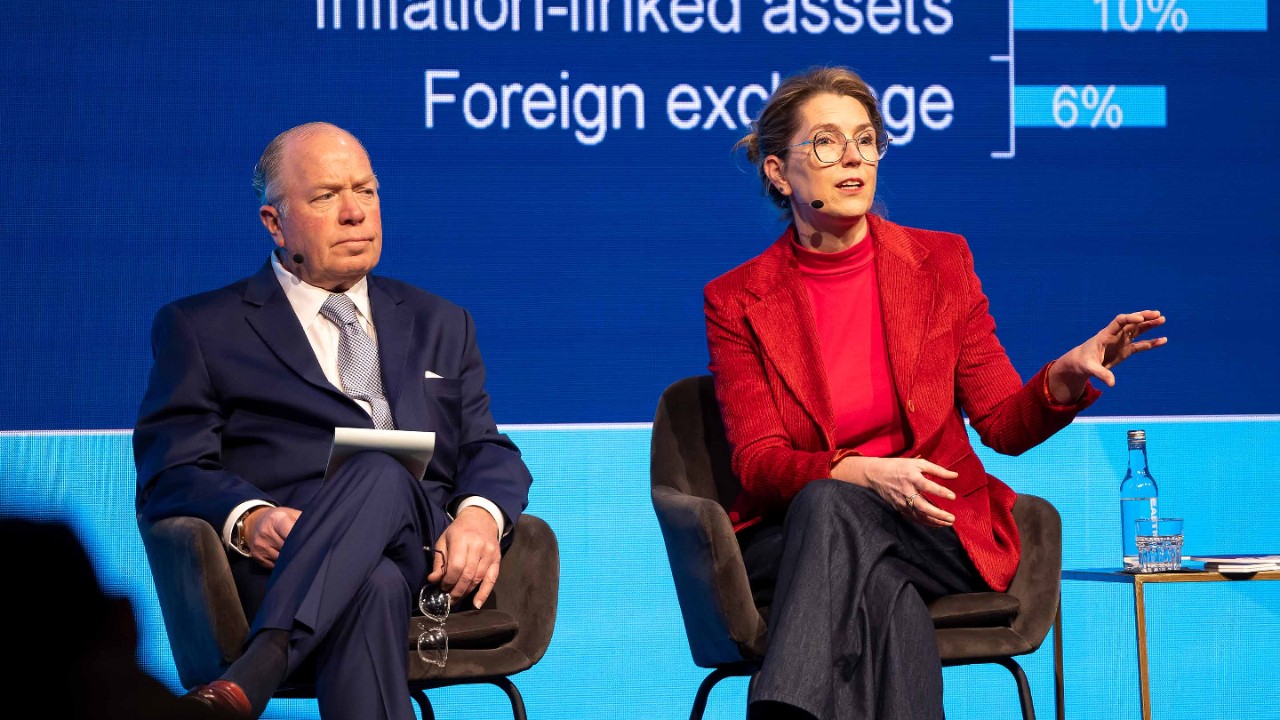Jeffrey McCroy and Marieke van Kamp, on stage at Mercer's Global Investment Forum in Amsterdam  