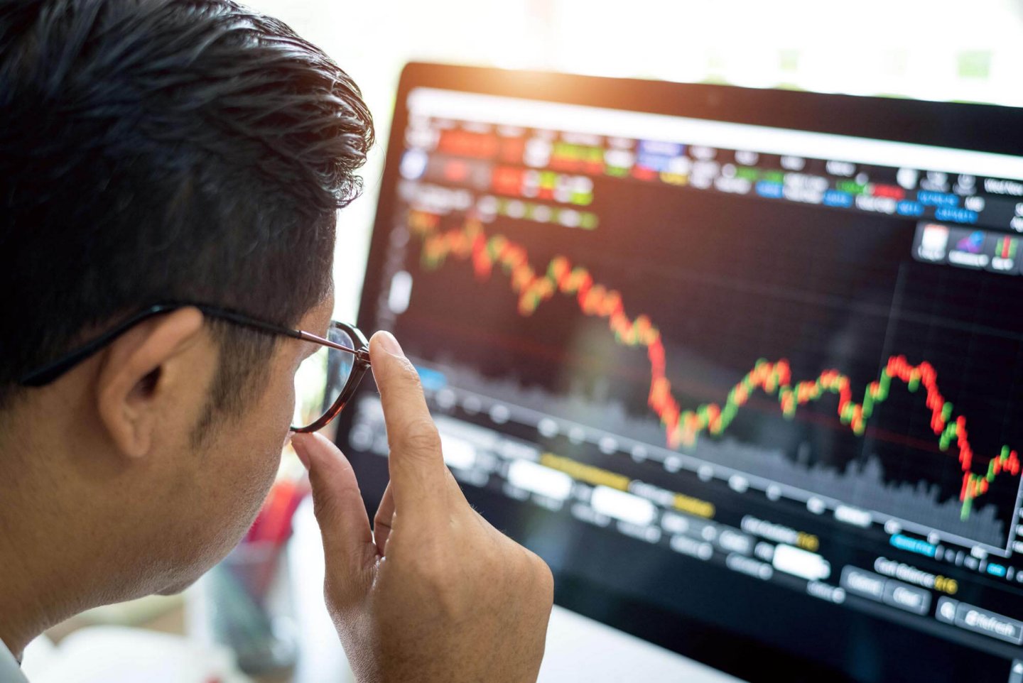 Singapore: Guidance issued on implementing variable pay cuts