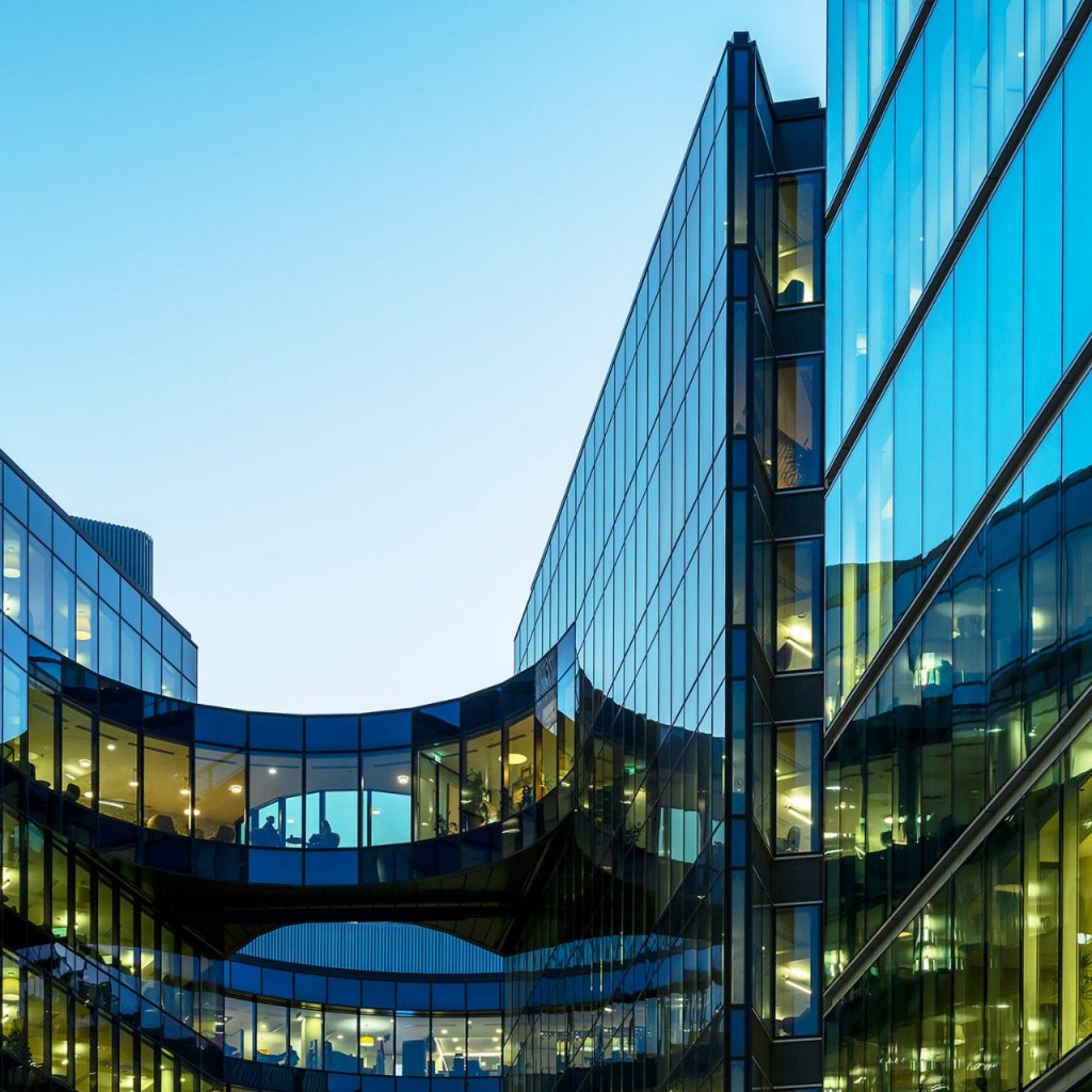 Why are institutional investors allocating to semi-liquid funds?