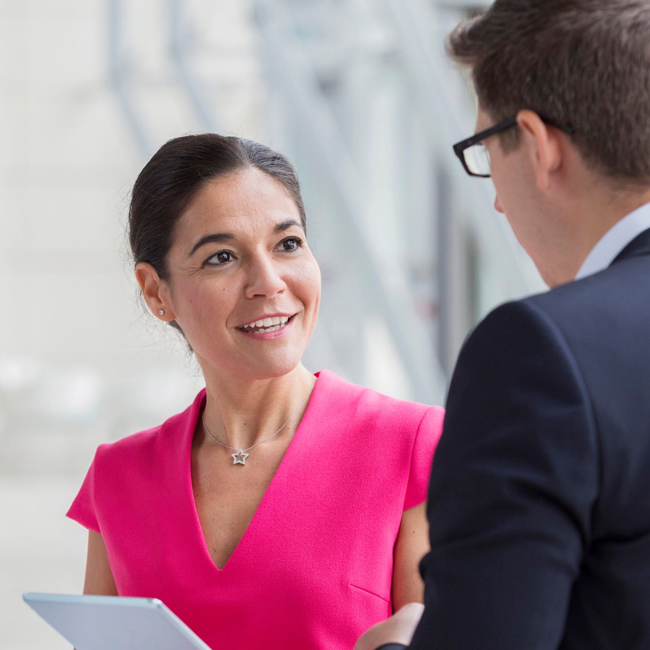 two colleagues having a discussion