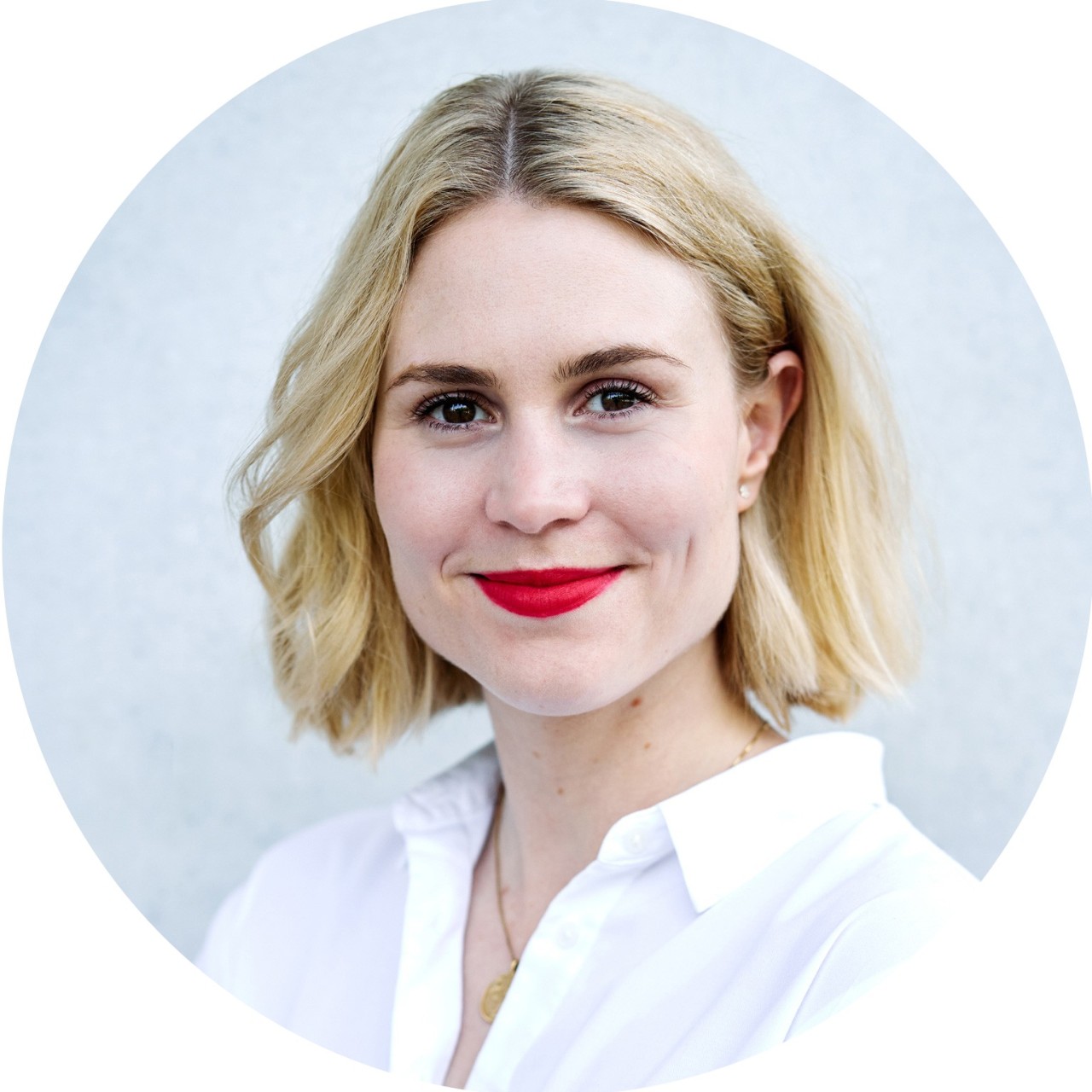 Circle headshot of Miriam Daucher