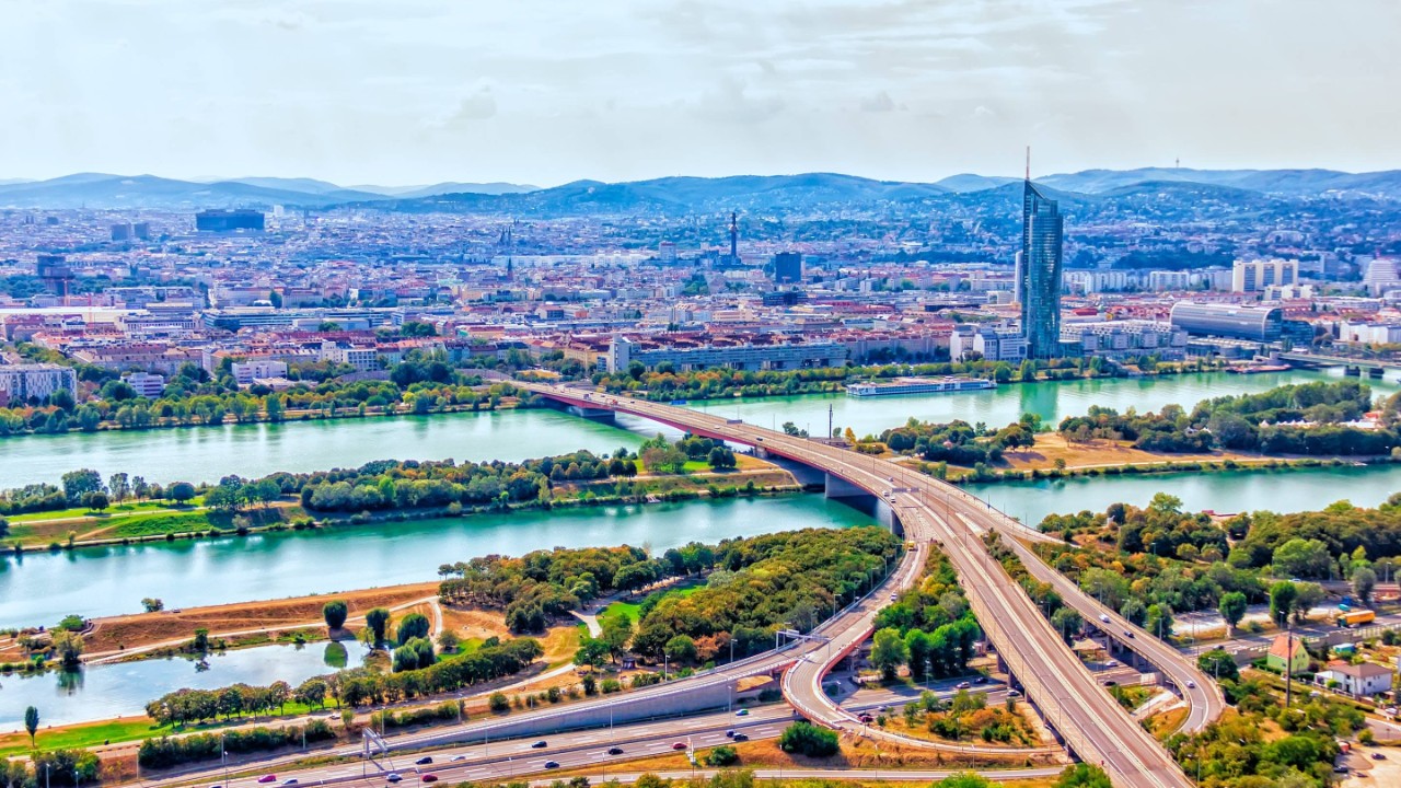 Wenen, panoramisch uitzicht over de Donau